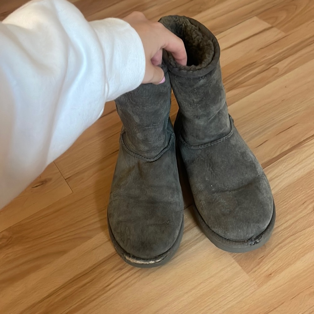 Women’s Ugg boots size 8